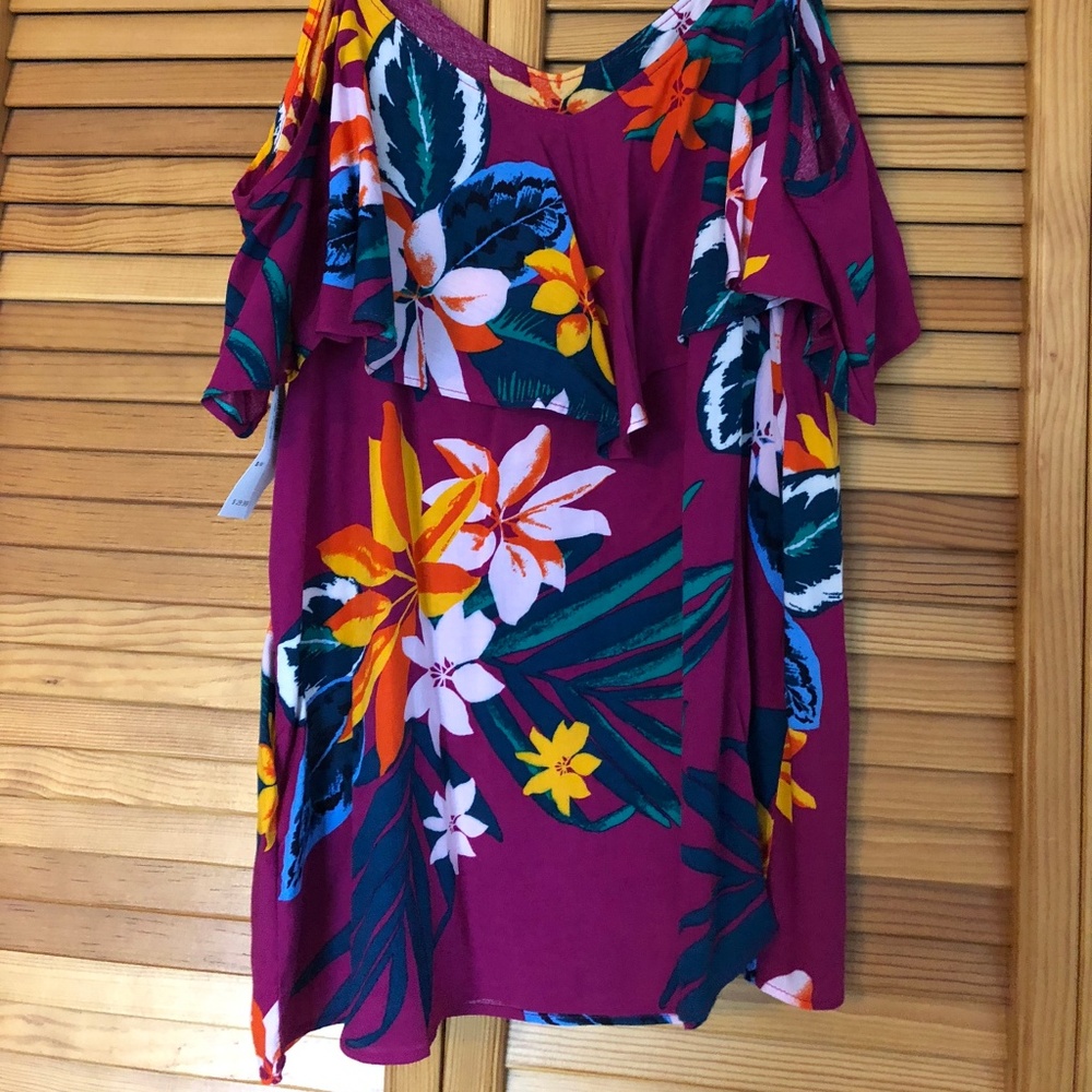Old Navy Floral Tank Top - Picture 2 of 4